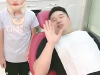 小男孩说小姐姐好漂亮的,小姐姐惊艳亮相