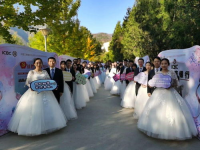 工商银行小姐姐集体婚礼,集体婚礼见证爱情与事业双丰收
